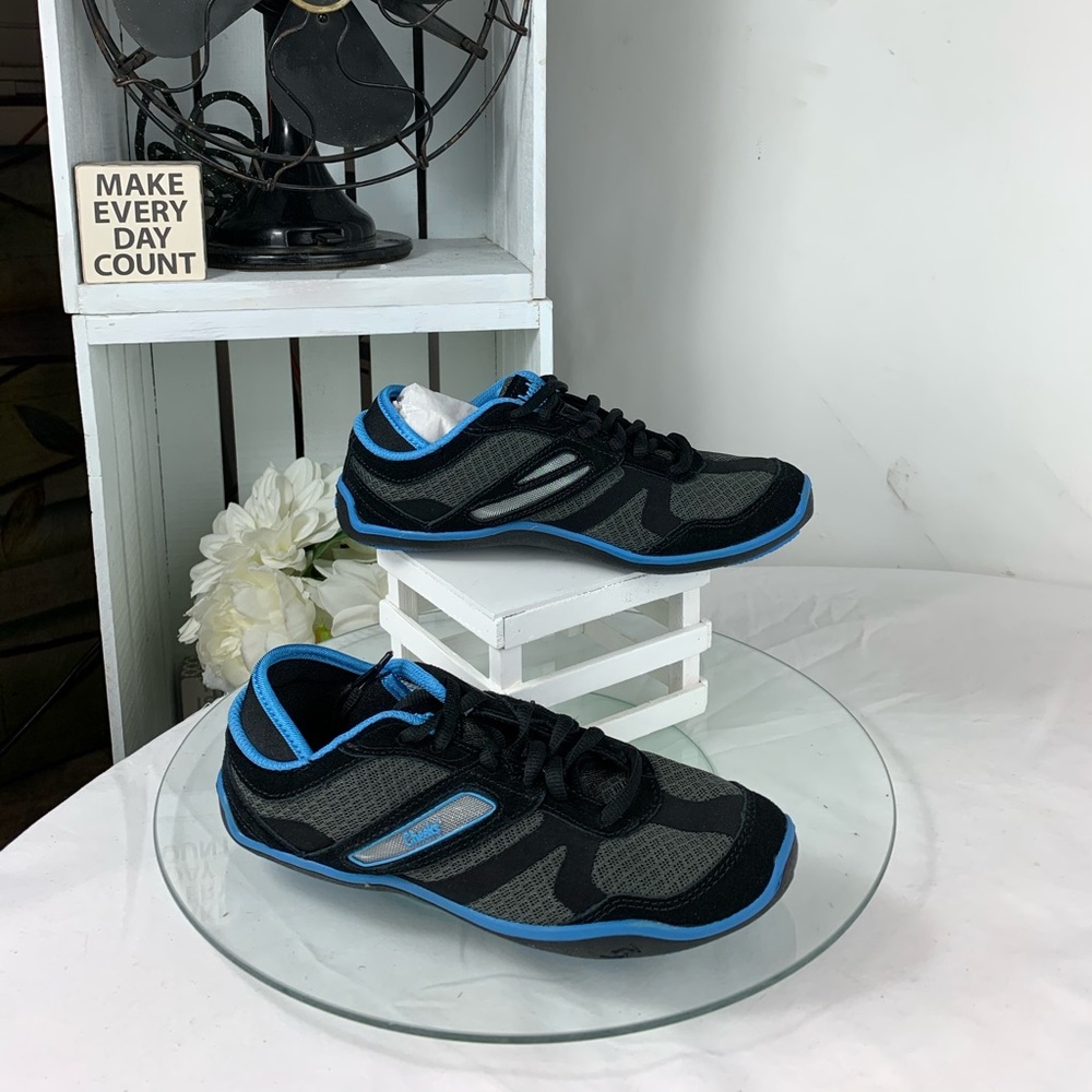 Tony Little Cheeks Womens Barefoot Trainers.